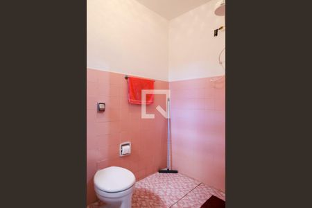 Casa à venda com 150m², 3 quartos e 1 vaga Casa à venda com 150m², 3 quartos e 1 vagaBanheiro de Serviço