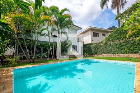 Casa para alugar com 600m², 3 quartos e 4 vagasQuintal - Fundos