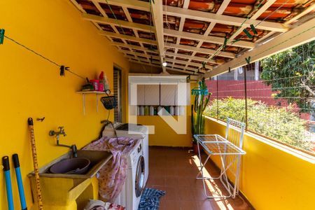 Casa à venda com 190m², 3 quartos e 2 vagas Casa à venda com 190m², 3 quartos e 2 vagasLavanderia