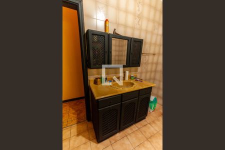 Casa à venda com 190m², 3 quartos e 2 vagas Casa à venda com 190m², 3 quartos e 2 vagasBanheiro 2