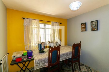 Casa à venda com 190m², 3 quartos e 2 vagas Casa à venda com 190m², 3 quartos e 2 vagasSala de Jantar