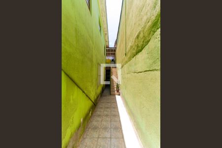 Casa à venda com 190m², 3 quartos e 2 vagas Casa à venda com 190m², 3 quartos e 2 vagasCorredor Lateral