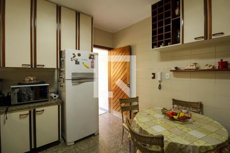 Casa à venda com 127m², 3 quartos e 2 vagasCozinha
