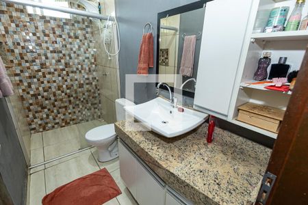 Banheiro de casa à venda com 2 quartos, 60m² em Dom Silvério, Belo Horizonte