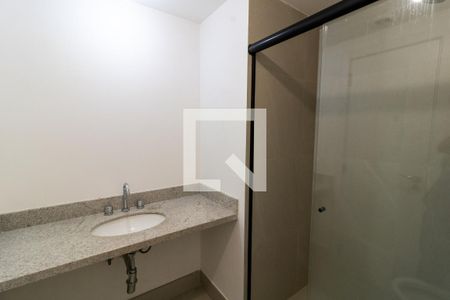 Banheiro de kitnet/studio à venda com 1 quarto, 26m² em Farroupilha, Porto Alegre