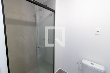 Banheiro de kitnet/studio à venda com 1 quarto, 26m² em Farroupilha, Porto Alegre