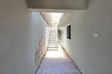 Casa à venda com 129m², 2 quartos e 1 vaga Casa à venda com 129m², 2 quartos e 1 vagaEscada