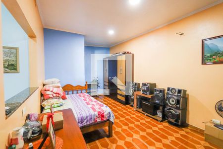 Casa à venda com 198m², 4 quartos e 2 vagasSuíte 2