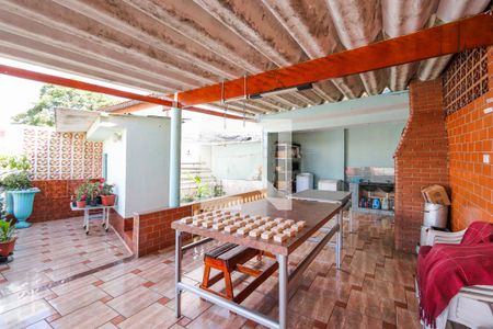 Casa à venda com 198m², 4 quartos e 2 vagasQuintal/Churrasqueira/Área de Serviço