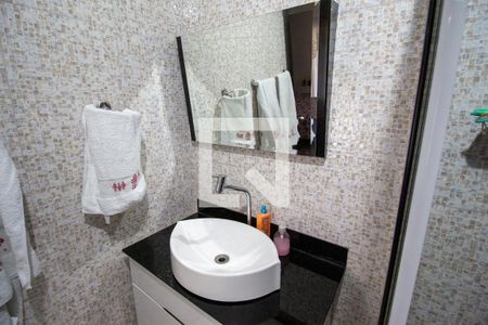 Casa à venda com 154m², 4 quartos e 1 vagaBanheiro Quarto / Suíte