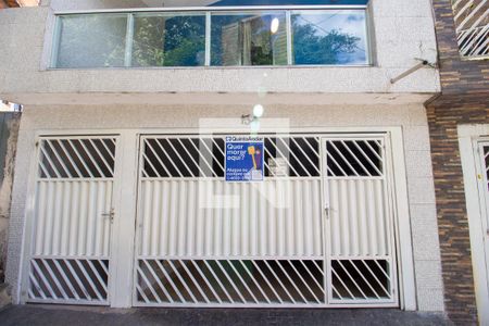 Casa à venda com 154m², 4 quartos e 1 vagaFachada