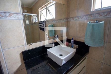 Casa à venda com 154m², 4 quartos e 1 vagaBanheiro