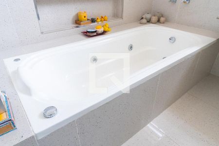 Apartamento à venda com 107m², 2 quartos e 1 vagaBanheiro Detalhe