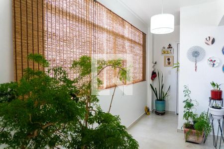 Apartamento à venda com 107m², 2 quartos e 1 vagaÁrea de Serviço