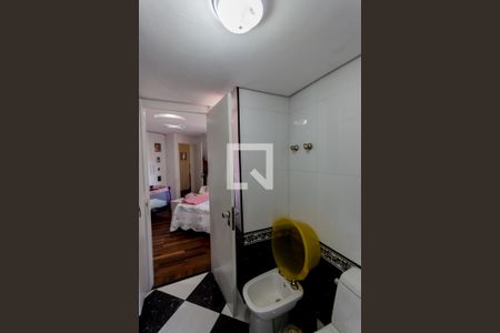 Apartamento à venda com 476m², 4 quartos e 4 vagasBanheiro da Suíte 2