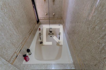 Apartamento à venda com 476m², 4 quartos e 4 vagasBanheira