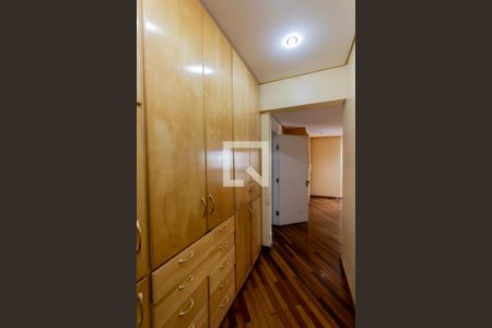 Apartamento à venda com 476m², 4 quartos e 4 vagasCloset