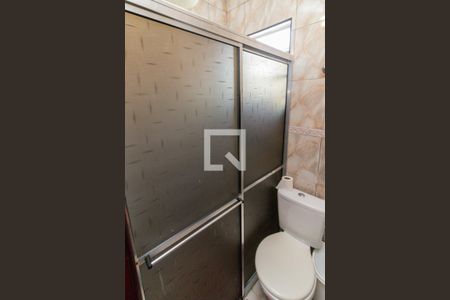 Casa à venda com 200m², 4 quartos e 2 vagas Casa à venda com 200m², 4 quartos e 2 vagasBanheiro Social