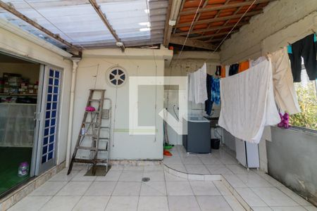 Casa à venda com 200m², 4 quartos e 2 vagas Casa à venda com 200m², 4 quartos e 2 vagasLavanderia