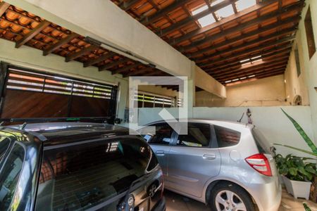 Casa à venda com 200m², 4 quartos e 2 vagas Casa à venda com 200m², 4 quartos e 2 vagasGaragem