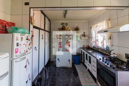 Casa à venda com 200m², 4 quartos e 2 vagas Casa à venda com 200m², 4 quartos e 2 vagasCozinha