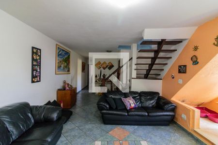 Sala Estar de casa à venda com 4 quartos, 200m² em Jardim das Vertentes, São Paulo