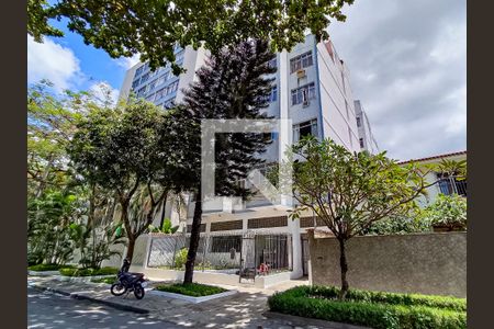 Apartamento para alugar com 90m², 2 quartos e 1 vaga Apartamento para alugar com 90m², 2 quartos e 1 vagaFachada e portaria