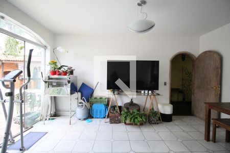 Casa à venda com 2 quartos, 450m² em Jardim Leonor, São Paulo