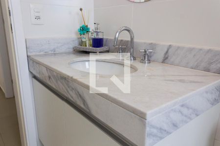 Apartamento à venda com 77m², 2 quartos e 1 vaga Apartamento à venda com 77m², 2 quartos e 1 vagaBanheiro