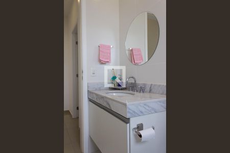 Apartamento à venda com 77m², 2 quartos e 1 vaga Apartamento à venda com 77m², 2 quartos e 1 vagaBanheiro