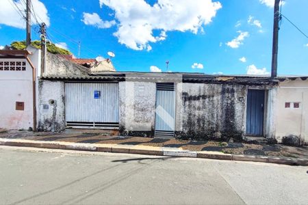 Casa à venda com 99m², 1 quarto e 1 vagaFachada