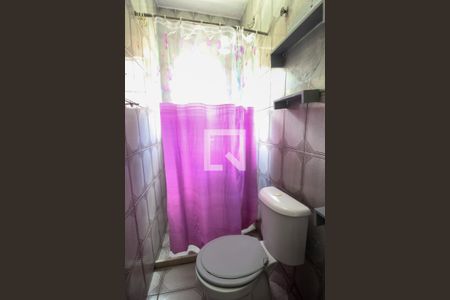 Casa à venda com 65m², 1 quarto e sem vaga Casa à venda com 65m², 1 quarto e sem vagaBanheiro