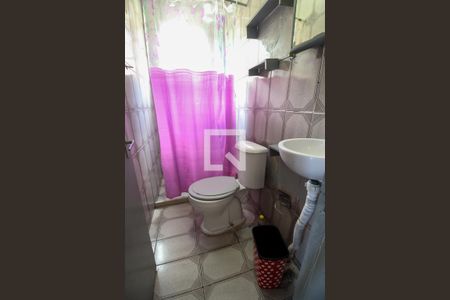 Casa à venda com 65m², 1 quarto e sem vaga Casa à venda com 65m², 1 quarto e sem vagaBanheiro