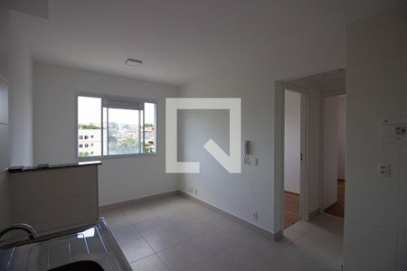 Sala-Cozinha de apartamento para alugar com 2 quartos, 32m² em Vila Nova Curuçá, São Paulo