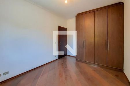 Casa à venda com 243m², 4 quartos e 3 vagasQuarto 2