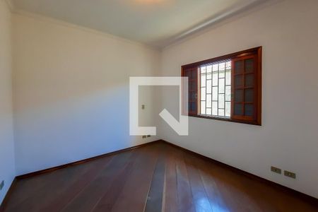 Casa à venda com 243m², 4 quartos e 3 vagasSuíte 1