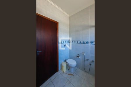 Casa à venda com 243m², 4 quartos e 3 vagasBanheiro da Suíte 2
