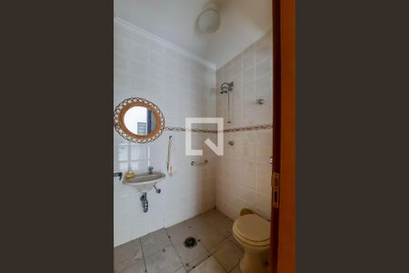 Casa à venda com 243m², 4 quartos e 3 vagasBanheiro de Serviço