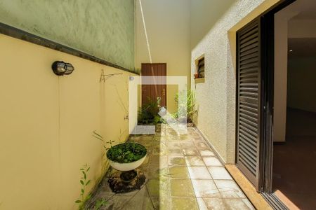 Casa à venda com 243m², 4 quartos e 3 vagasCorredor