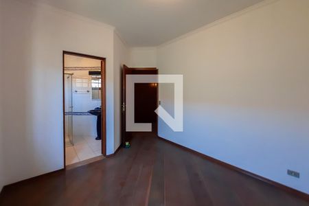 Casa à venda com 243m², 4 quartos e 3 vagasSuíte 1