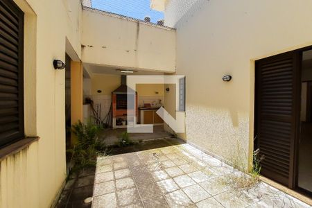 Casa à venda com 243m², 4 quartos e 3 vagasQuintal