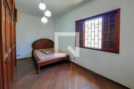 Casa à venda com 243m², 4 quartos e 3 vagasSuíte 2