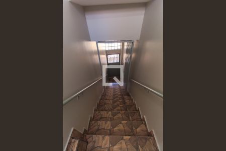 Escada de casa para alugar com 1 quarto, 46m² em Brás, São Paulo