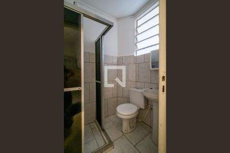 Banheiro de apartamento à venda com 1 quarto, 32m² em Centro, Porto Alegre