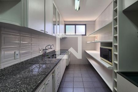Apartamento à venda com 204m², 3 quartos e 3 vagasÁrea comum - Cozinha do Salão de festas