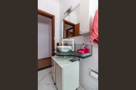 Casa à venda com 228m², 3 quartos e 3 vagasBanheiro