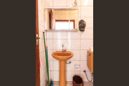 Casa à venda com 228m², 3 quartos e 3 vagasBanheiro de serviço