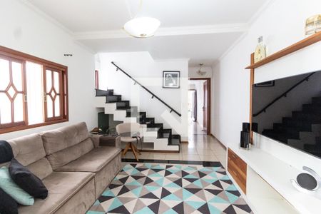 Casa à venda com 228m², 3 quartos e 3 vagasSala