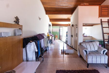 Casa à venda com 228m², 3 quartos e 3 vagasSótão