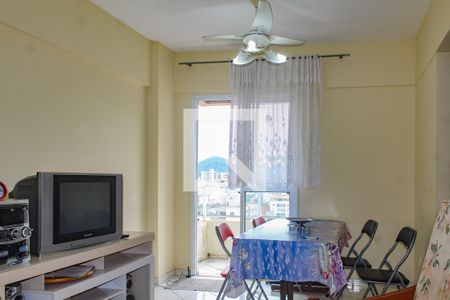 Sala de apartamento para alugar com 2 quartos, 52m² em Jardim Ana Maria, Guarujá